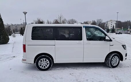 Volkswagen Caravelle T6 рестайлинг, 2015 год, 2 170 000 рублей, 4 фотография