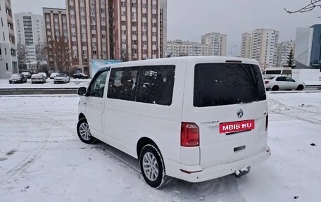 Volkswagen Caravelle T6 рестайлинг, 2015 год, 2 170 000 рублей, 6 фотография
