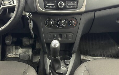 Renault Sandero II рестайлинг, 2019 год, 880 000 рублей, 9 фотография