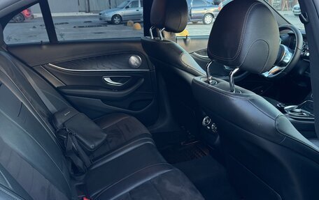 Mercedes-Benz E-Класс, 2019 год, 2 950 000 рублей, 7 фотография