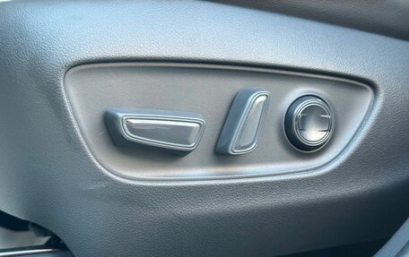 Toyota RAV4, 2025 год, 3 890 000 рублей, 22 фотография