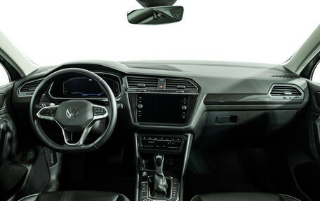 Volkswagen Tiguan II, 2021 год, 3 749 700 рублей, 13 фотография