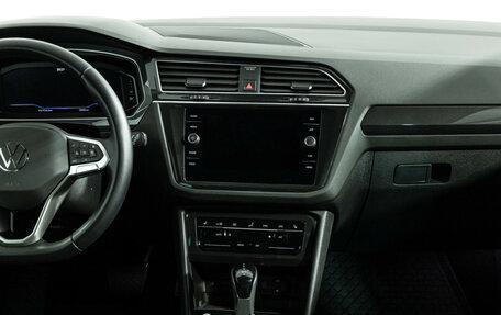 Volkswagen Tiguan II, 2021 год, 3 749 700 рублей, 14 фотография