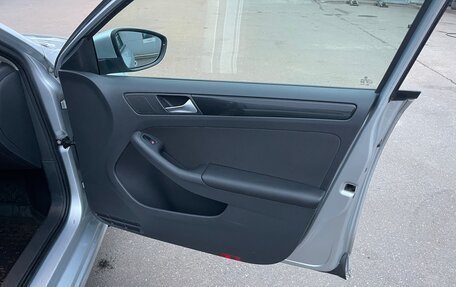 Volkswagen Jetta VI, 2012 год, 1 099 000 рублей, 19 фотография