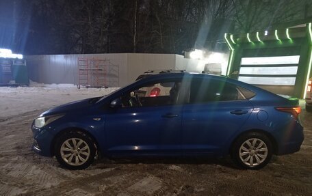 Hyundai Solaris II рестайлинг, 2017 год, 750 000 рублей, 2 фотография