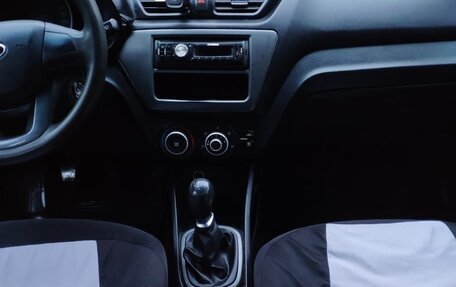 KIA Rio III рестайлинг, 2013 год, 379 000 рублей, 19 фотография