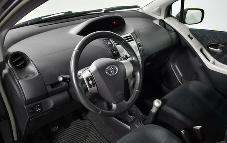 Toyota Yaris III рестайлинг, 2008 год, 545 000 рублей, 9 фотография