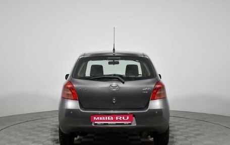 Toyota Yaris III рестайлинг, 2008 год, 545 000 рублей, 6 фотография
