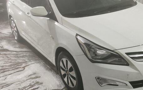 Hyundai Solaris II рестайлинг, 2015 год, 799 000 рублей, 2 фотография