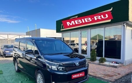 Toyota Voxy III, 2014 год, 1 750 000 рублей, 1 фотография