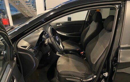 Hyundai Solaris II рестайлинг, 2012 год, 550 000 рублей, 17 фотография