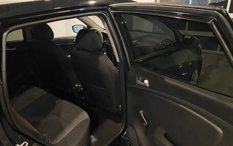 Hyundai Solaris II рестайлинг, 2012 год, 550 000 рублей, 26 фотография