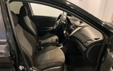 Hyundai Solaris II рестайлинг, 2012 год, 550 000 рублей, 29 фотография