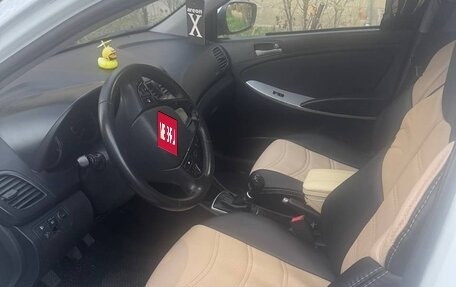 Hyundai Solaris II рестайлинг, 2016 год, 800 000 рублей, 4 фотография