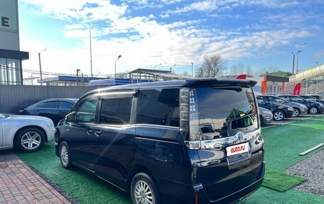 Toyota Voxy III, 2014 год, 1 750 000 рублей, 4 фотография