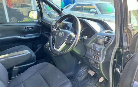 Toyota Voxy III, 2014 год, 1 750 000 рублей, 8 фотография