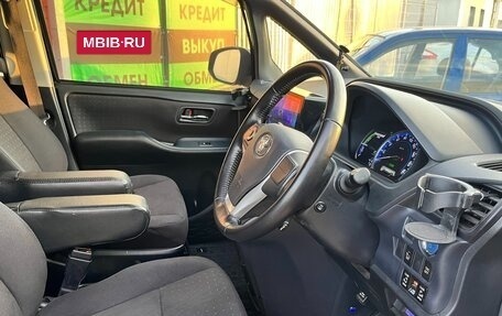 Toyota Voxy III, 2014 год, 1 750 000 рублей, 22 фотография