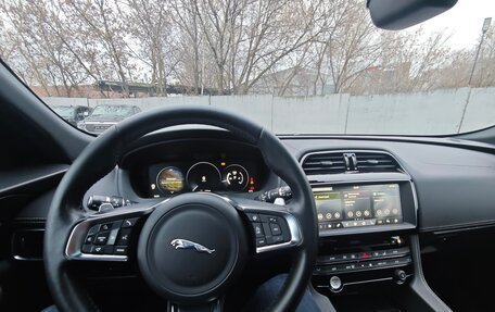 Jaguar F-Pace, 2018 год, 3 650 000 рублей, 11 фотография