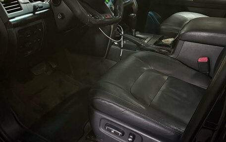 Toyota Land Cruiser 200, 2011 год, 3 590 000 рублей, 10 фотография