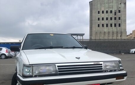 Toyota Camry, 1985 год, 100 000 рублей, 2 фотография