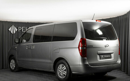 Hyundai H-1 II рестайлинг, 2016 год, 2 300 150 рублей, 4 фотография