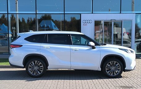 Toyota Highlander, 2025 год, 6 180 000 рублей, 4 фотография