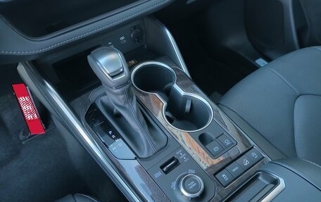 Toyota Highlander, 2025 год, 6 180 000 рублей, 27 фотография