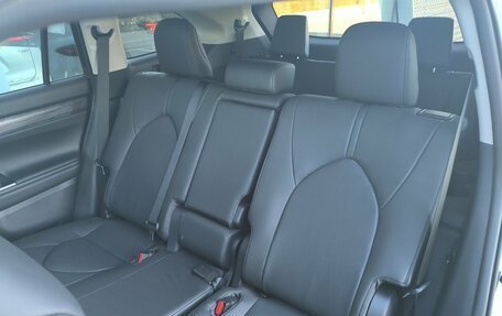 Toyota Highlander, 2025 год, 6 180 000 рублей, 38 фотография