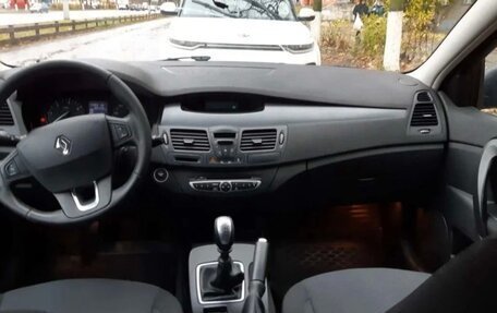 Renault Laguna III рестайлинг, 2008 год, 595 000 рублей, 16 фотография