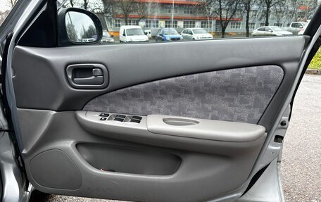 Nissan Sunny B15, 2000 год, 300 000 рублей, 24 фотография