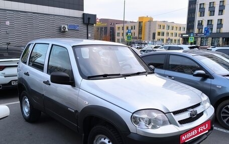 Chevrolet Niva I рестайлинг, 2018 год, 650 000 рублей, 4 фотография