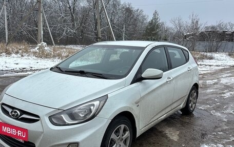 Hyundai Solaris II рестайлинг, 2012 год, 745 000 рублей, 4 фотография