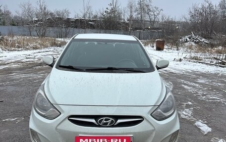 Hyundai Solaris II рестайлинг, 2012 год, 745 000 рублей, 3 фотография