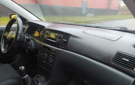 Toyota Corolla, 2004 год, 395 000 рублей, 30 фотография