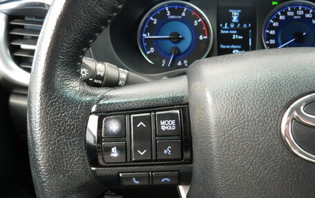 Toyota Hilux VIII, 2019 год, 3 250 000 рублей, 8 фотография