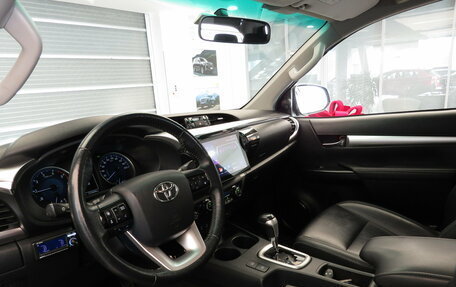 Toyota Hilux VIII, 2019 год, 3 250 000 рублей, 7 фотография