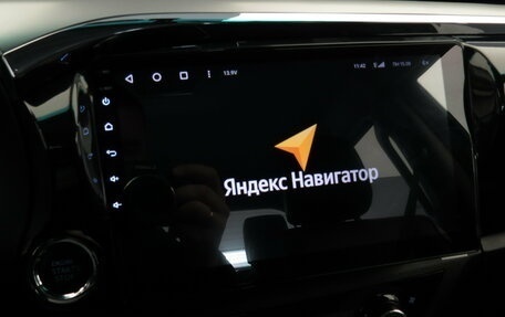 Toyota Hilux VIII, 2019 год, 3 250 000 рублей, 15 фотография