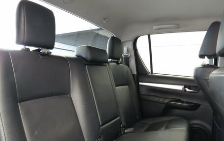 Toyota Hilux VIII, 2019 год, 3 250 000 рублей, 18 фотография