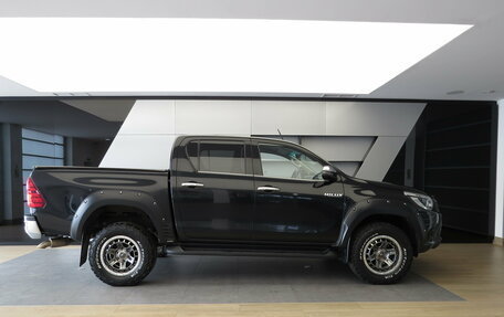 Toyota Hilux VIII, 2019 год, 3 250 000 рублей, 22 фотография