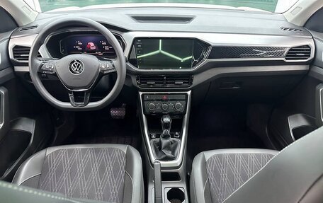Volkswagen T-Cross I, 2022 год, 1 730 000 рублей, 9 фотография