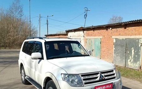Mitsubishi Pajero IV, 2011 год, 2 000 000 рублей, 1 фотография