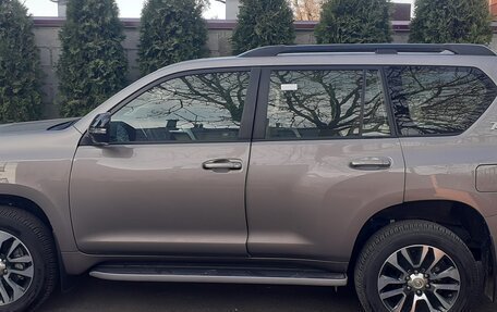 Toyota Land Cruiser Prado 150 рестайлинг 2, 2022 год, 13 500 000 рублей, 1 фотография