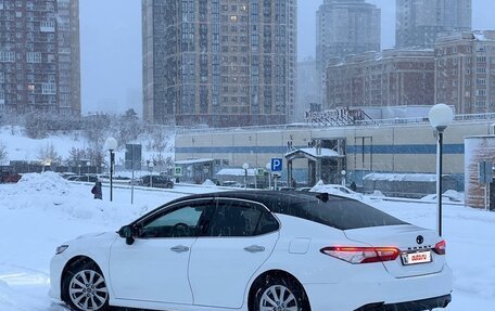 Toyota Camry, 2018 год, 2 900 000 рублей, 2 фотография