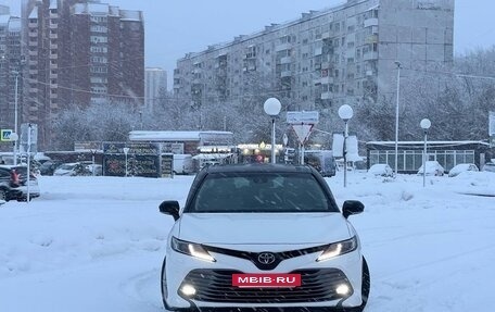 Toyota Camry, 2018 год, 2 900 000 рублей, 4 фотография