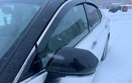 Toyota Camry, 2018 год, 2 900 000 рублей, 10 фотография