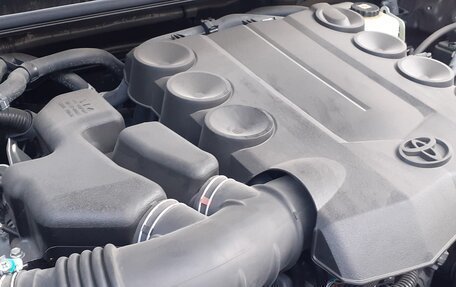 Toyota Land Cruiser Prado 150 рестайлинг 2, 2022 год, 13 500 000 рублей, 7 фотография