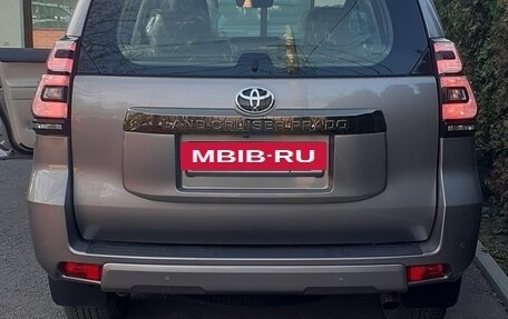 Toyota Land Cruiser Prado 150 рестайлинг 2, 2022 год, 13 500 000 рублей, 3 фотография