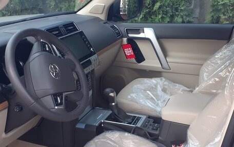 Toyota Land Cruiser Prado 150 рестайлинг 2, 2022 год, 13 500 000 рублей, 4 фотография