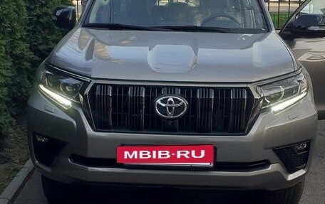 Toyota Land Cruiser Prado 150 рестайлинг 2, 2022 год, 13 500 000 рублей, 2 фотография