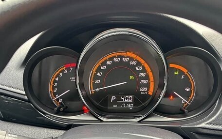 Toyota Yaris XP150 рестайлинг, 2022 год, 1 370 000 рублей, 13 фотография